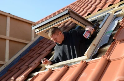 Pose de fenêtres de toit Velux à Idaux-Mendy
